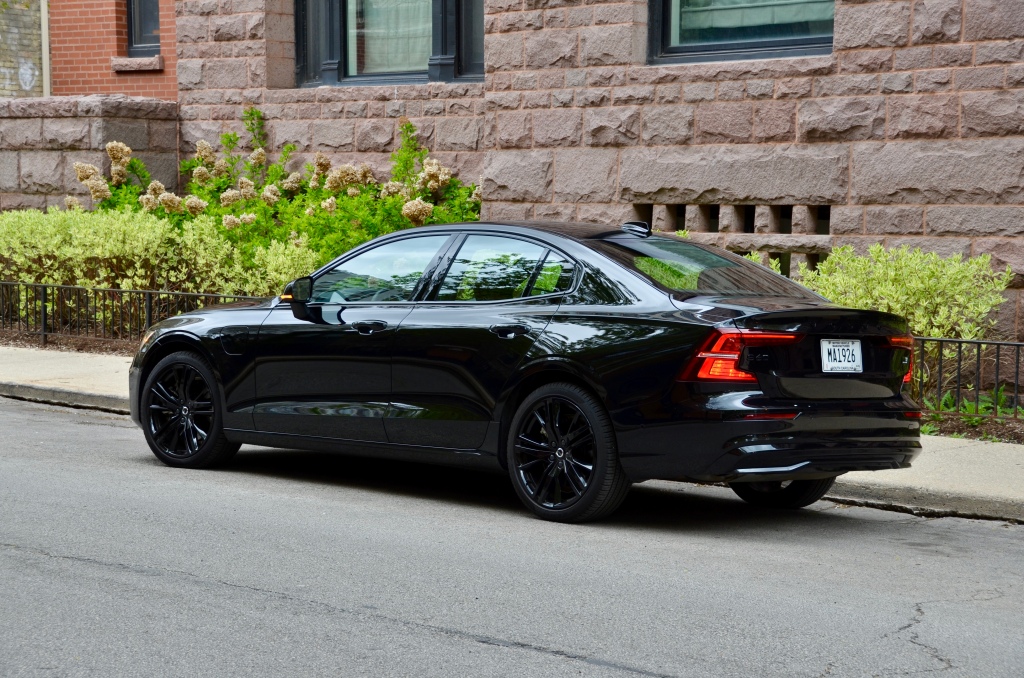 2023 Volvo S60 Recharge Black Edition – drive review